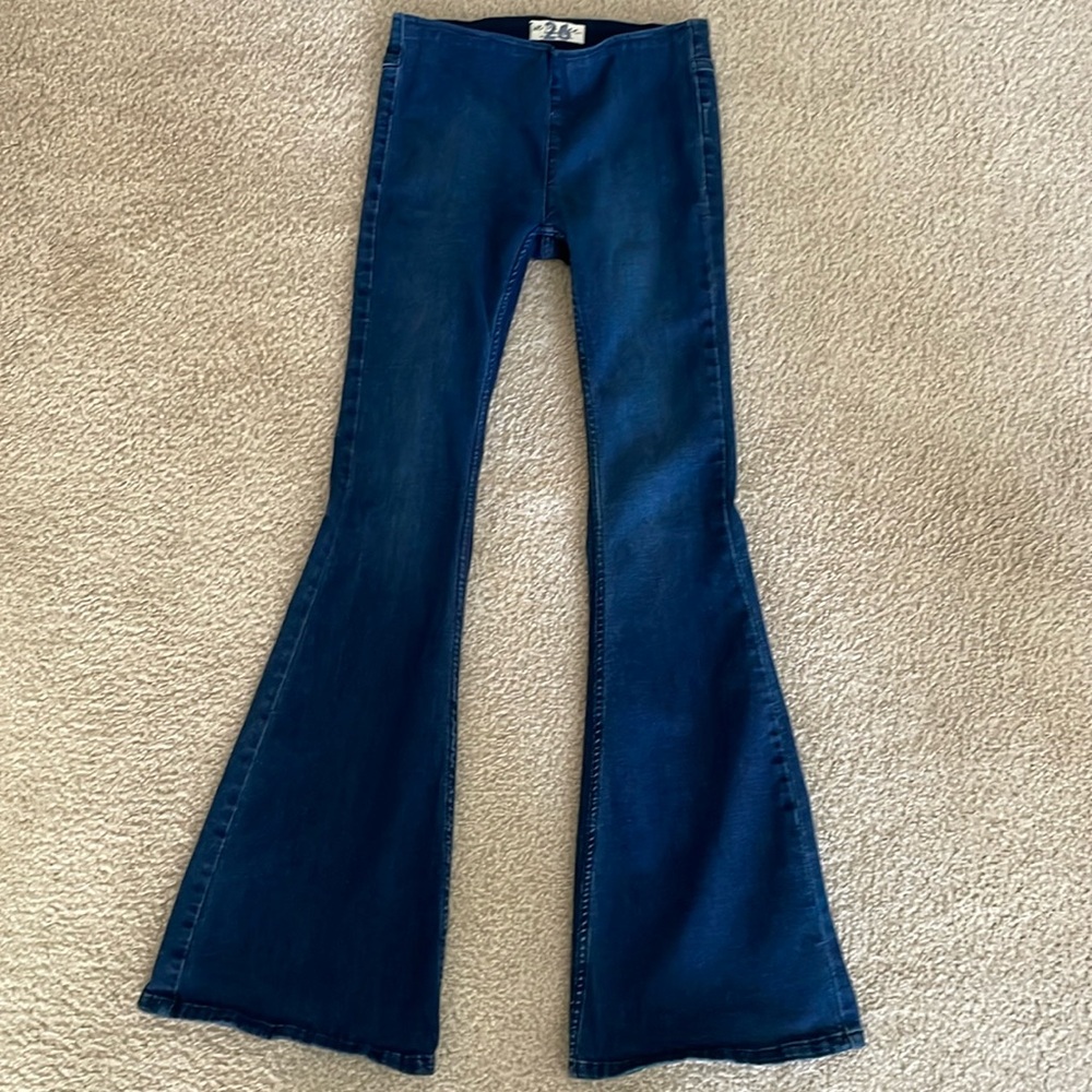 Free People pull on jeans sz. 26